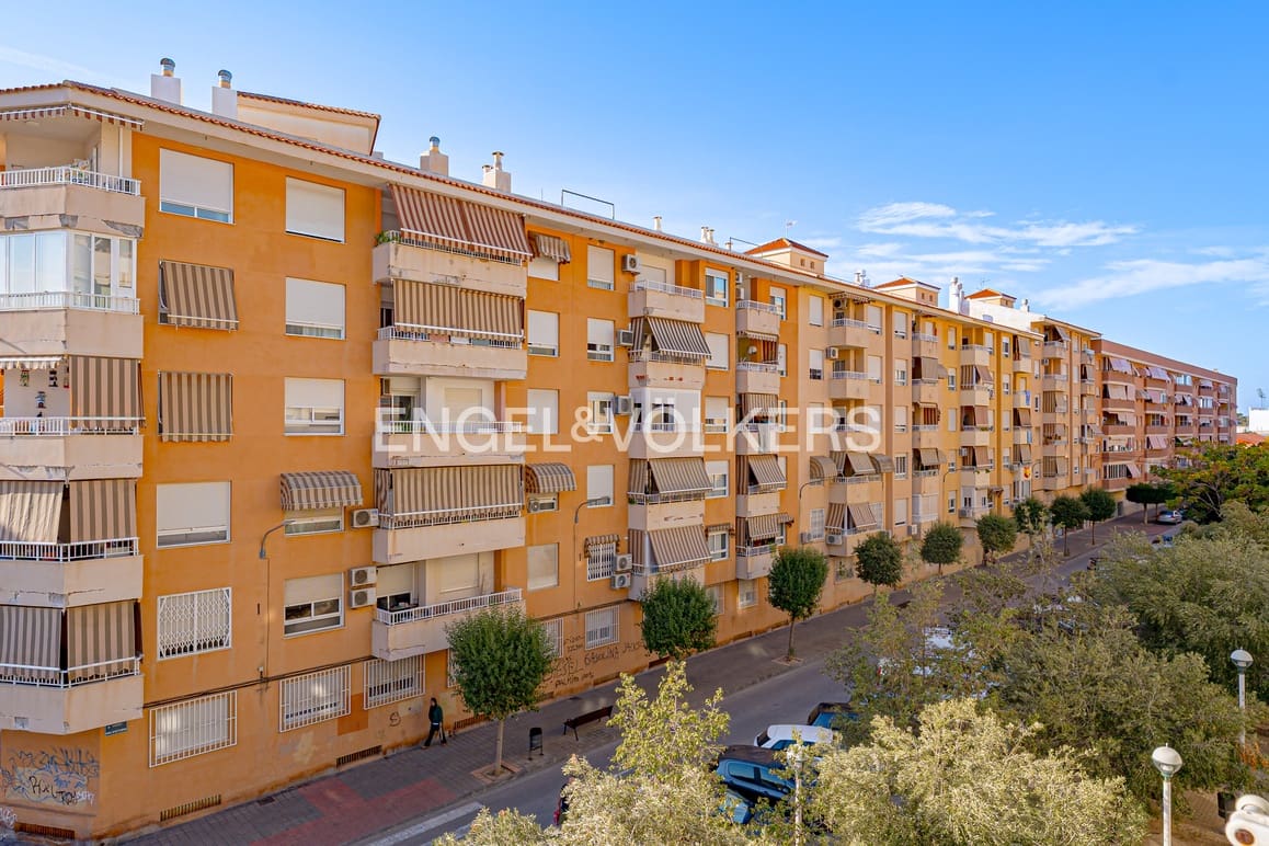 3 bedroom Apartment for sale in La Villajoyosa / Vila Joiosa with garage - € 290,000 (Ref: 9306848)