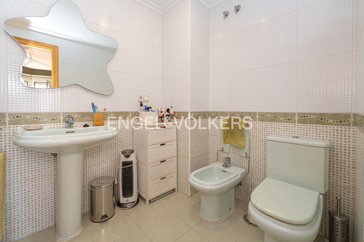 3 bedroom Apartment for sale in La Villajoyosa / Vila Joiosa with garage - € 290,000 (Ref: 9306848)