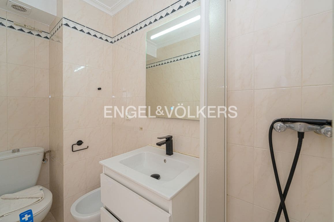 Apartamento de 2 habitaciones en Benidorm en venta con piscina garaje - 460.000 € (Ref: 9309075)