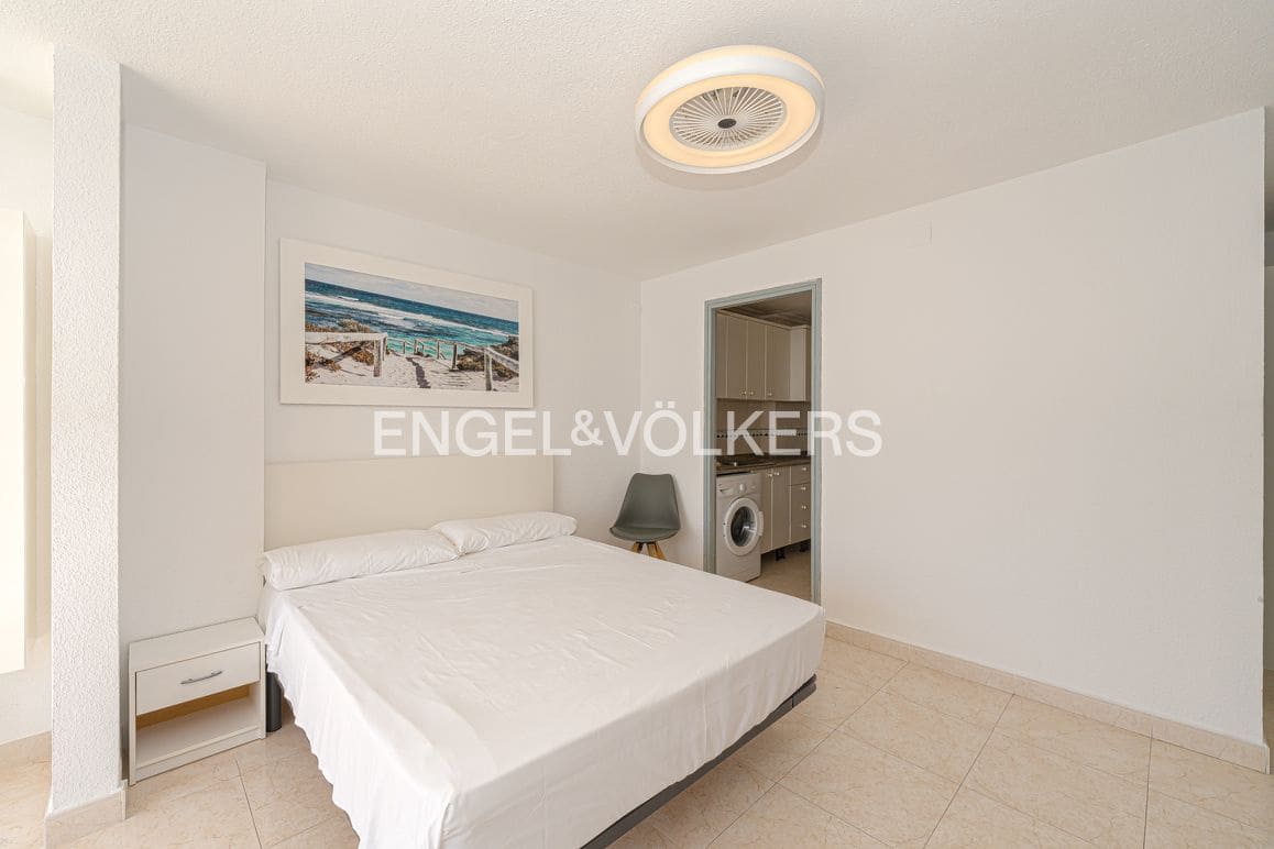 Apartamento de 2 habitaciones en Benidorm en venta con piscina garaje - 460.000 € (Ref: 9309075)