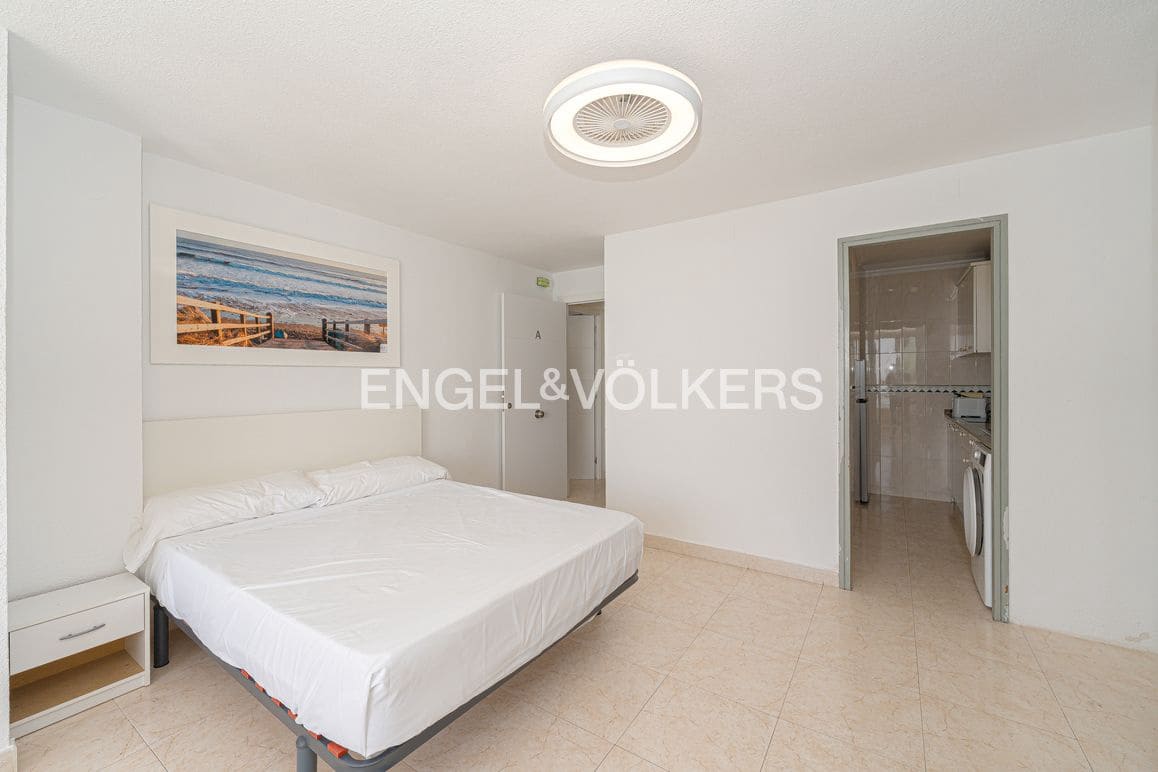 Apartamento de 2 habitaciones en Benidorm en venta con piscina garaje - 460.000 € (Ref: 9309075)