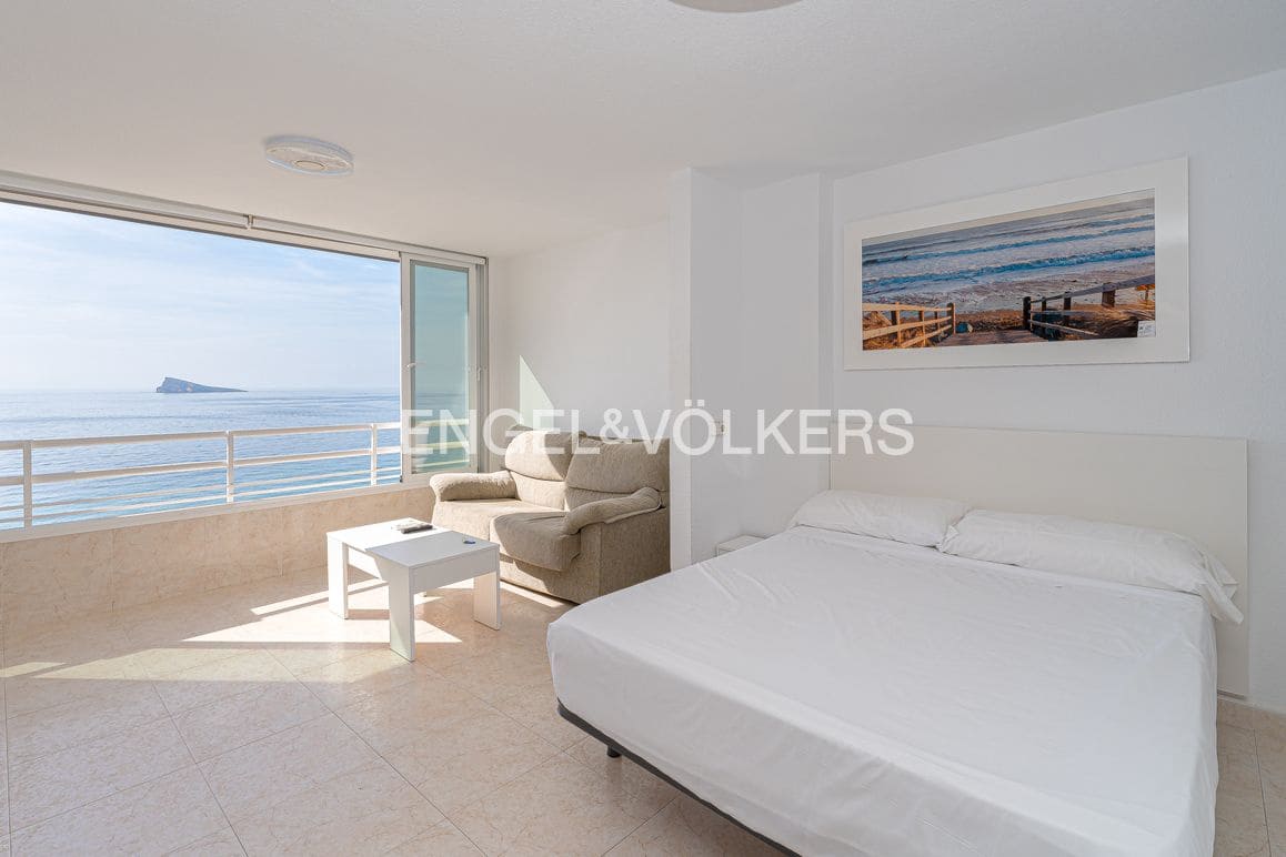 Apartamento de 2 habitaciones en Benidorm en venta con piscina garaje - 460.000 € (Ref: 9309075)
