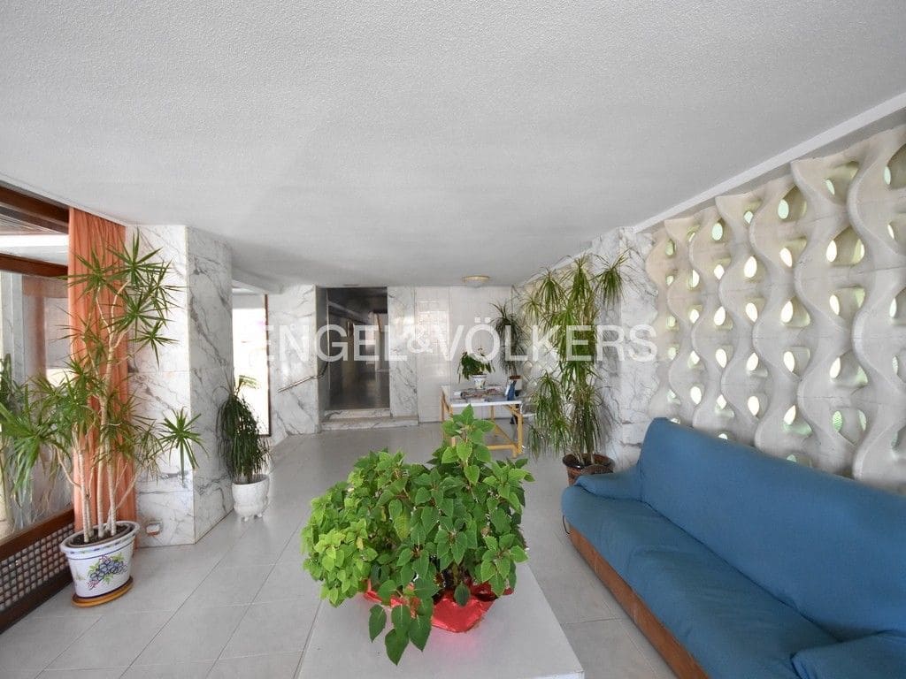 Apartamento de 2 habitaciones en Benidorm en venta con piscina garaje - 460.000 € (Ref: 9309075)