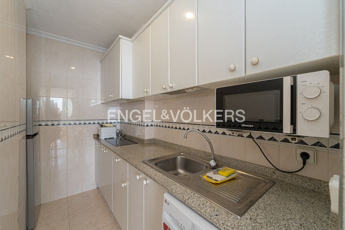 Apartamento de 2 habitaciones en Benidorm en venta con piscina garaje - 460.000 € (Ref: 9309075)