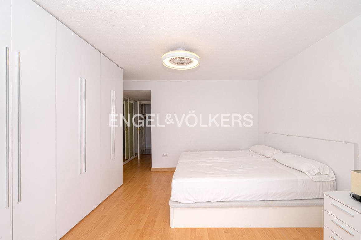 3 bedroom Apartment for sale in Benidorm with pool garage - € 650,000 (Ref: 9309076)