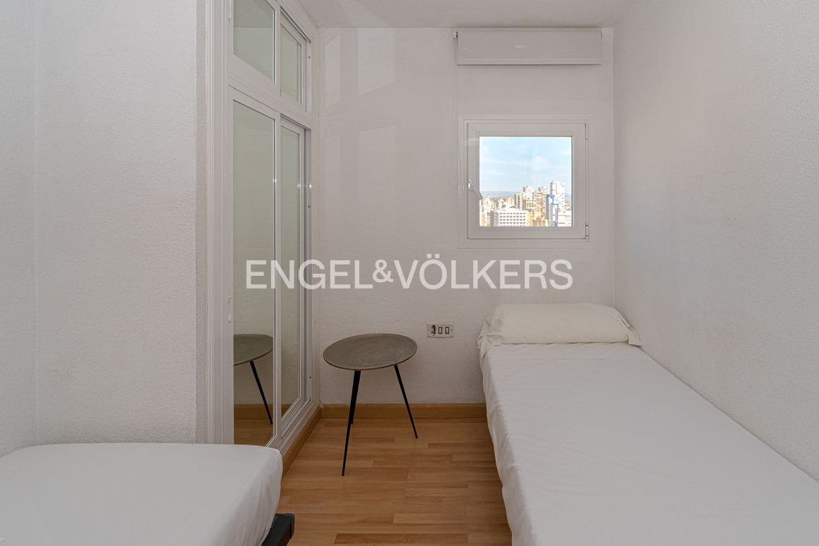 3 bedroom Apartment for sale in Benidorm with pool garage - € 650,000 (Ref: 9309076)