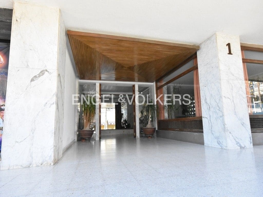 3 bedroom Apartment for sale in Benidorm with pool garage - € 650,000 (Ref: 9309076)