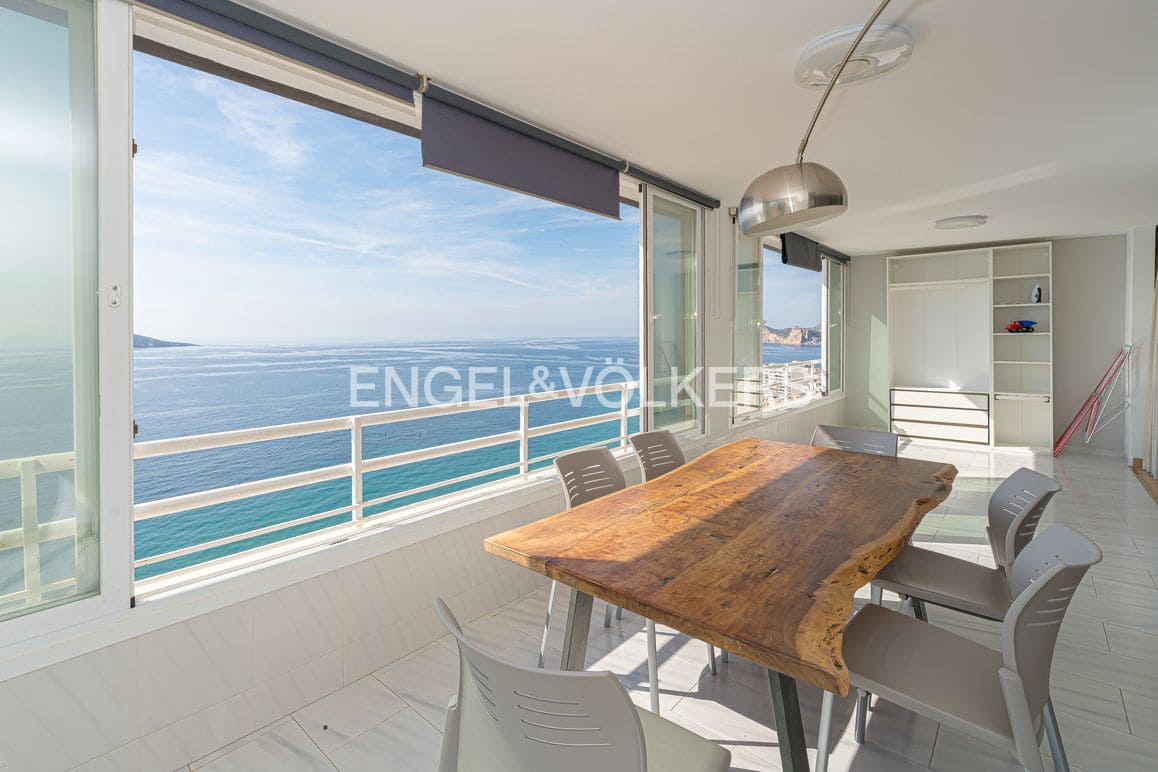 3 bedroom Apartment for sale in Benidorm with pool garage - € 650,000 (Ref: 9309076)