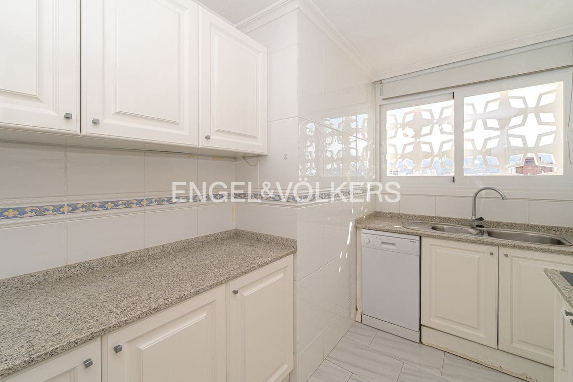 3 bedroom Apartment for sale in Benidorm with pool garage - € 650,000 (Ref: 9309076)