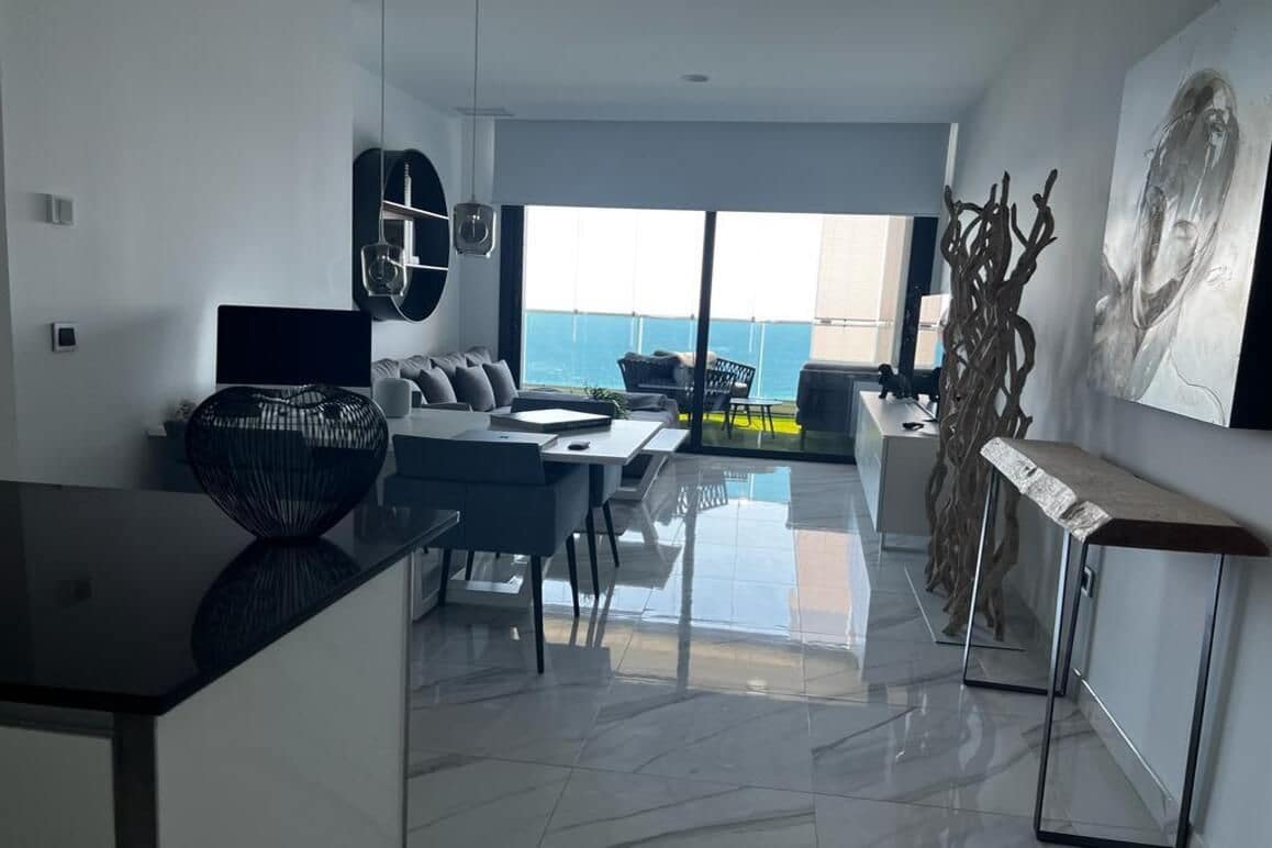 2 soveværelse Lejlighed til salg i Benidorm med swimmingpool garage - € 640.000 (Ref: 9309370)