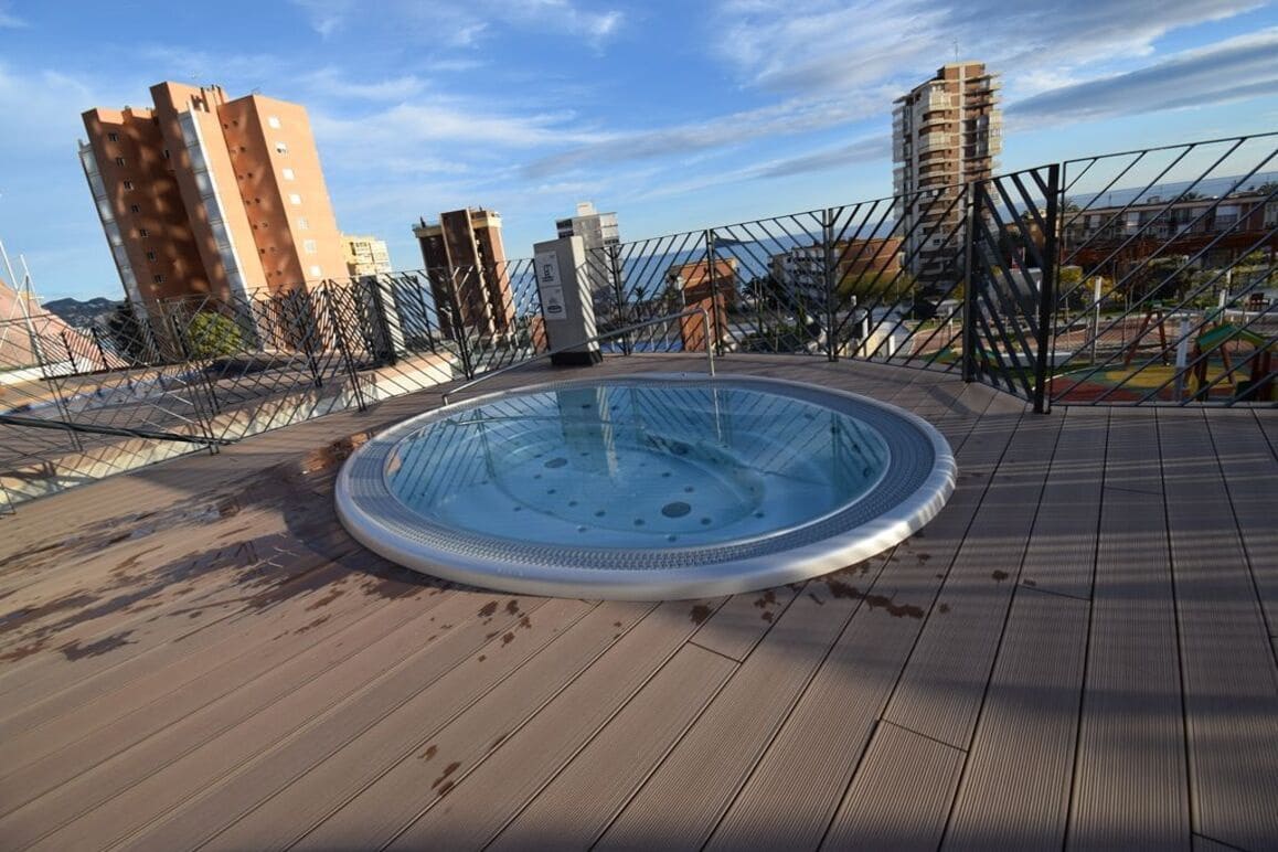 2 soveværelse Lejlighed til salg i Benidorm med swimmingpool garage - € 640.000 (Ref: 9309370)