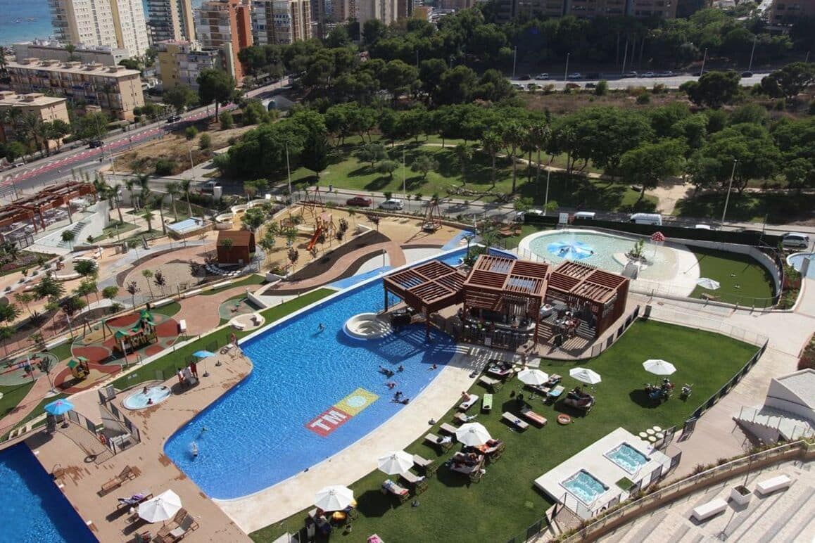 2 soveværelse Lejlighed til salg i Benidorm med swimmingpool garage - € 640.000 (Ref: 9309370)