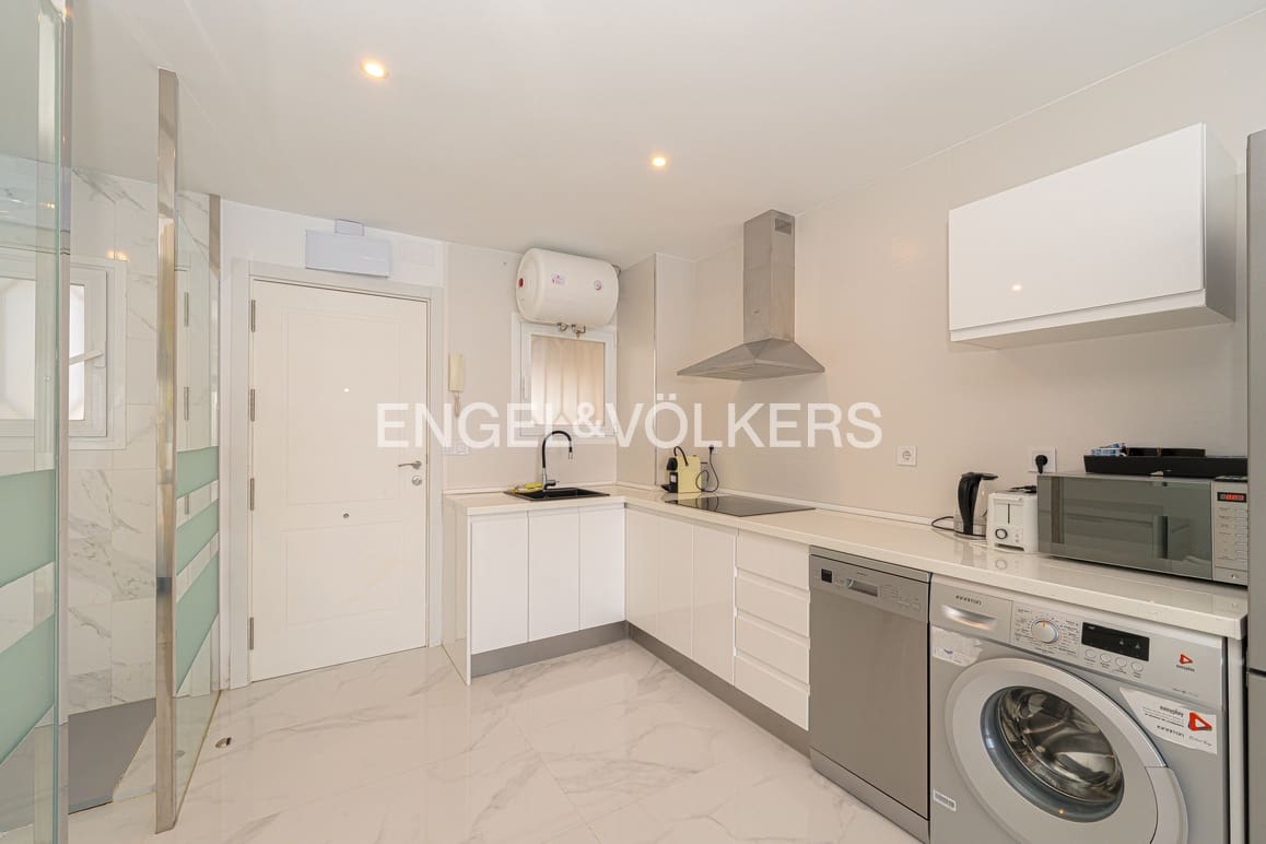 Studio til salg i Benidorm med swimmingpool garage - € 295.000 (Ref: 9309371)