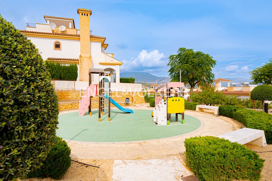 4 soverom Rekkehus til salgs i Polop med svømmebasseng garasje - € 450 000 (Ref: 9329592)