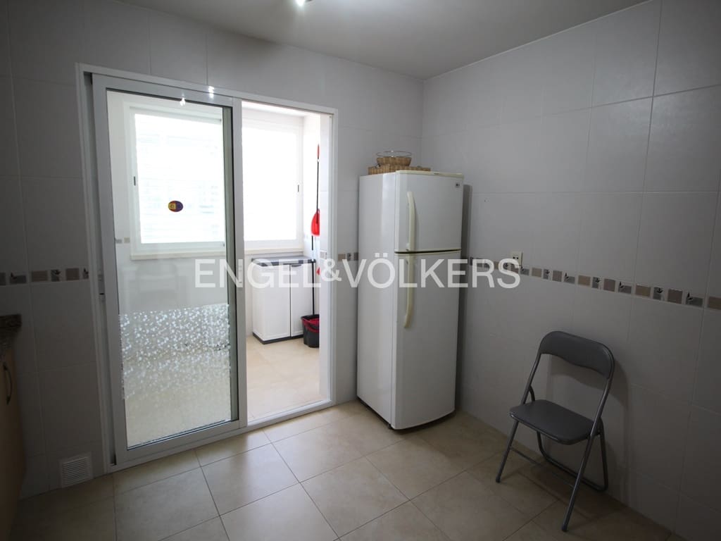 Appartement de 3 chambres à louer à La Villajoyosa / Vila Joiosa avec piscine garage - 1 200 € (Ref: 9344087)