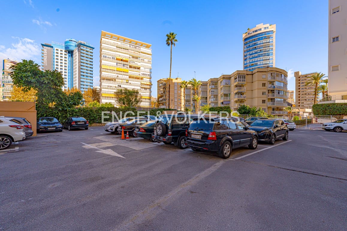 4 soveværelse Lejlighed til salg i Benidorm med garage - € 518.000 (Ref: 9348591)