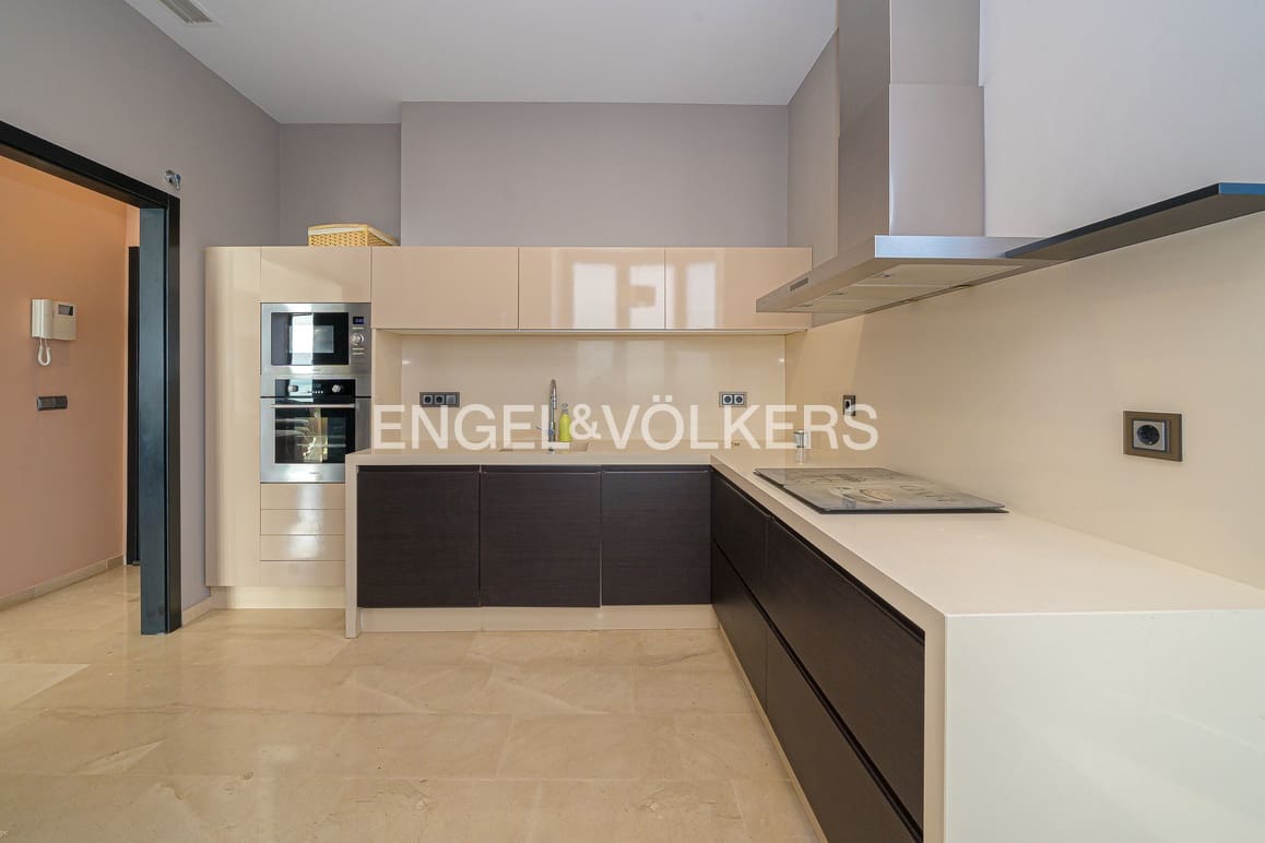 3 soverom Leilighet til salgs i Benidorm med svømmebasseng garasje - € 790 000 (Ref: 9357652)