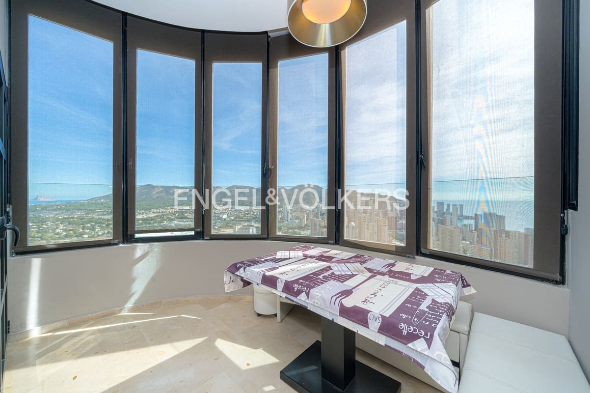 3 soverom Leilighet til salgs i Benidorm med svømmebasseng garasje - € 790 000 (Ref: 9357652)