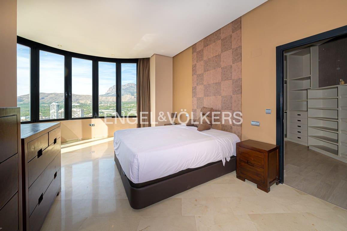 3 soverom Leilighet til salgs i Benidorm med svømmebasseng garasje - € 790 000 (Ref: 9357652)