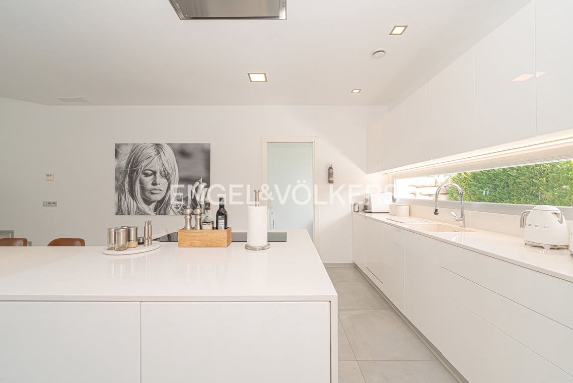 3 bedroom Villa for sale in Finestrat with pool garage - € 950,000 (Ref: 9357653)