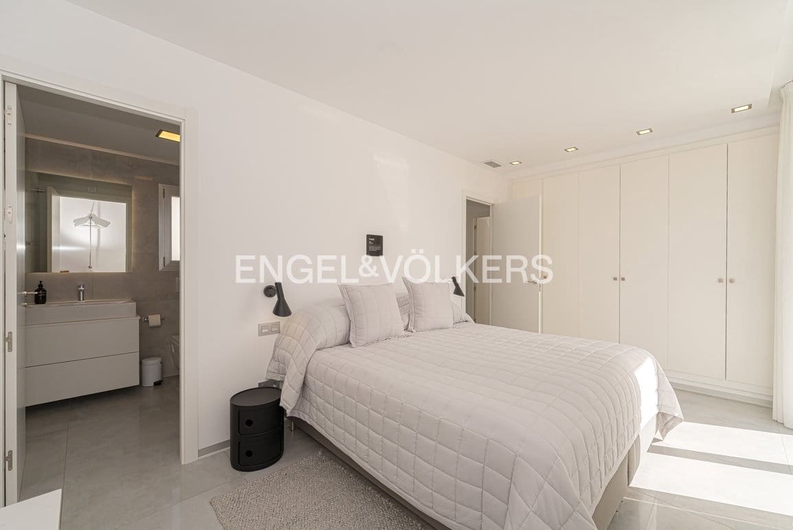 3 bedroom Villa for sale in Finestrat with pool garage - € 950,000 (Ref: 9357653)