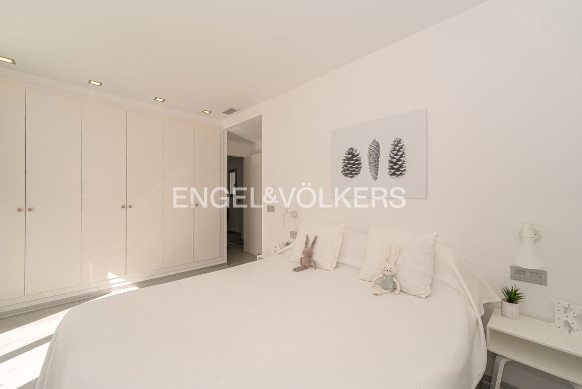 3 bedroom Villa for sale in Finestrat with pool garage - € 950,000 (Ref: 9357653)