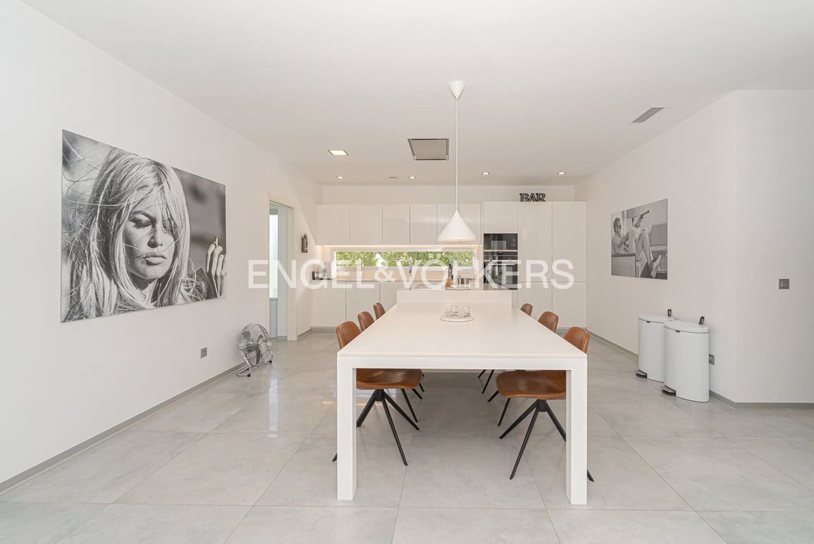 3 bedroom Villa for sale in Finestrat with pool garage - € 950,000 (Ref: 9357653)