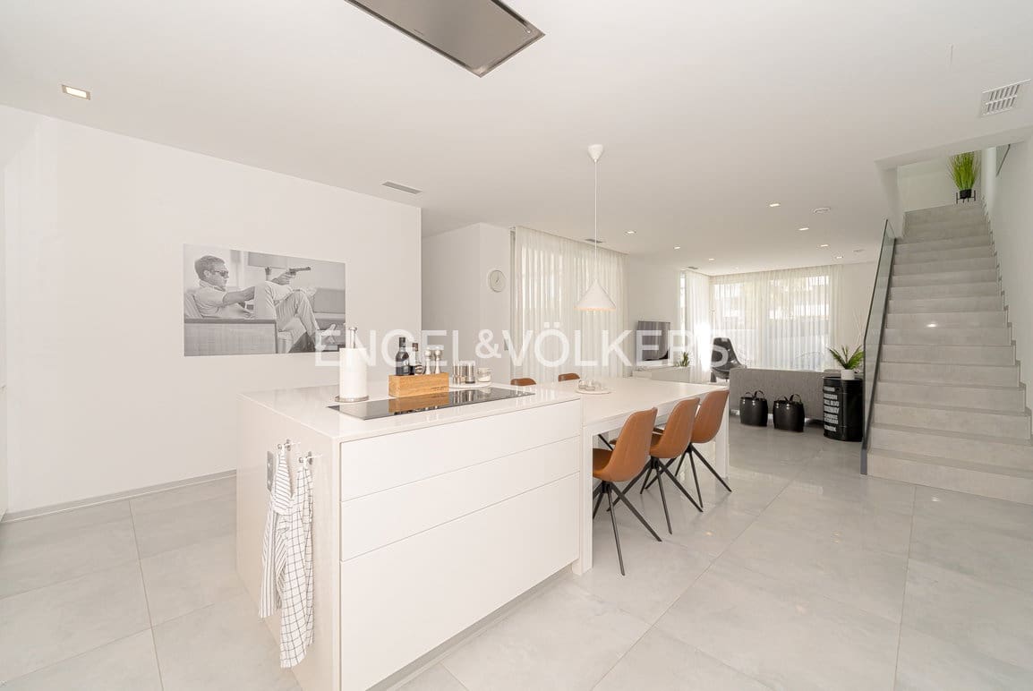 3 bedroom Villa for sale in Finestrat with pool garage - € 950,000 (Ref: 9357653)