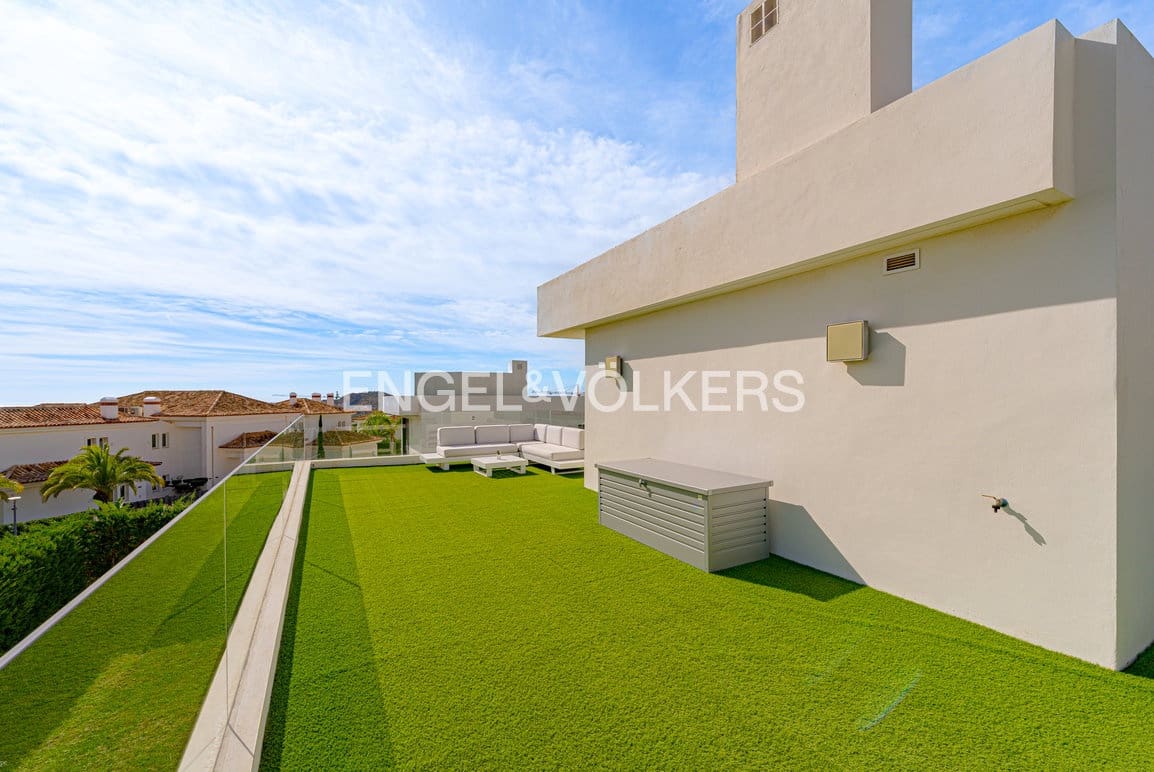 3 bedroom Villa for sale in Finestrat with pool garage - € 950,000 (Ref: 9357653)
