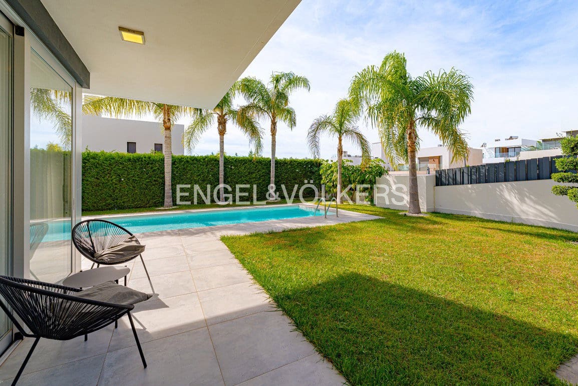 3 bedroom Villa for sale in Finestrat with pool garage - € 950,000 (Ref: 9357653)