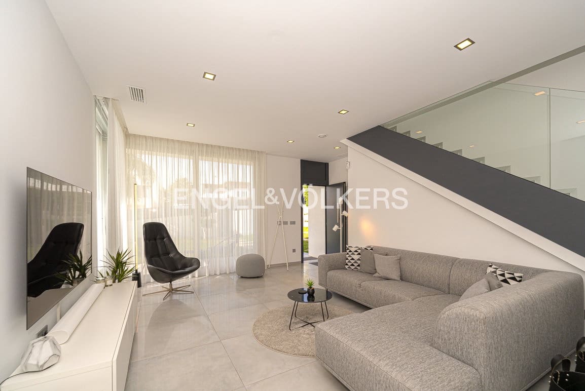 3 bedroom Villa for sale in Finestrat with pool garage - € 950,000 (Ref: 9357653)