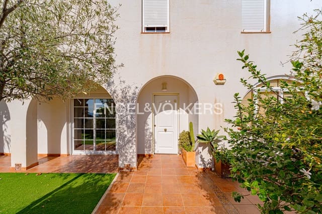 3 bedroom Villa for sale in Centro Urbano, La Villajoyosa / Vila Joiosa with pool garage - € 470,000 (Ref: 9363043)