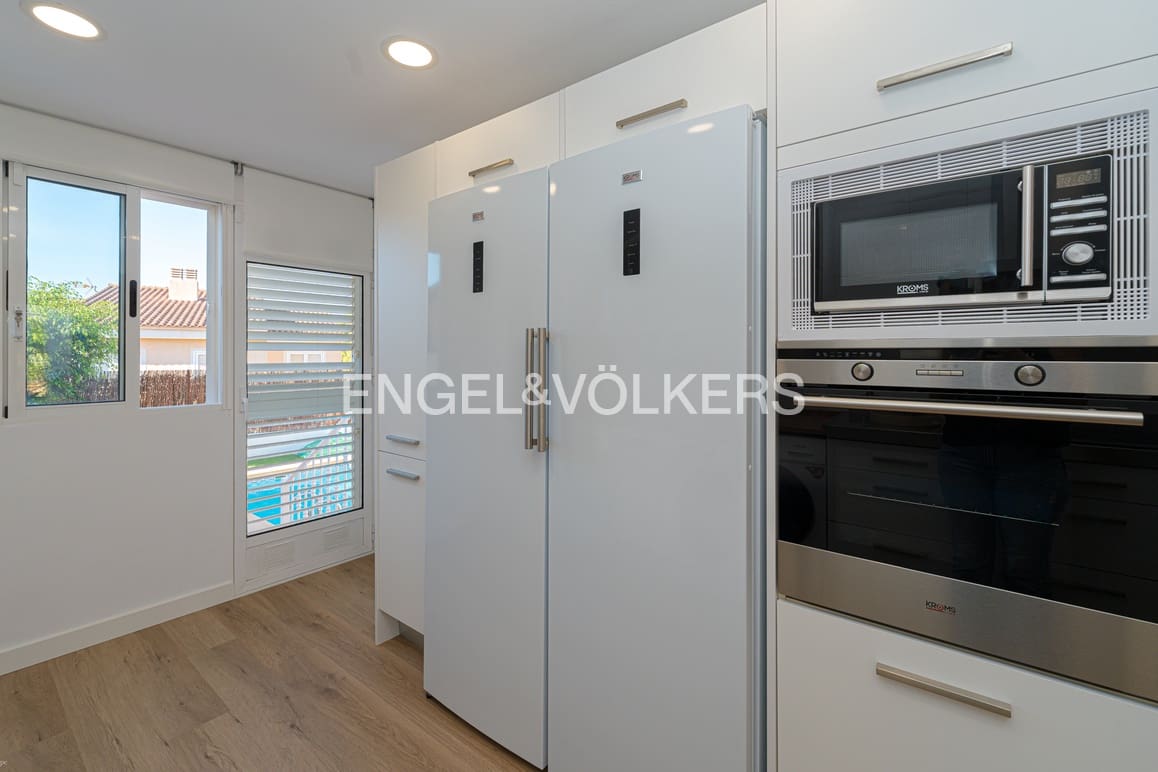 3 soverom Hus til salgs i La Nucia med svømmebasseng garasje - € 339 000 (Ref: 9368961)