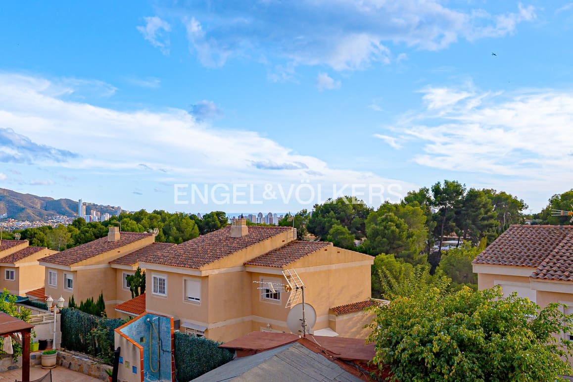 3 soverom Hus til salgs i La Nucia med svømmebasseng garasje - € 339 000 (Ref: 9368961)