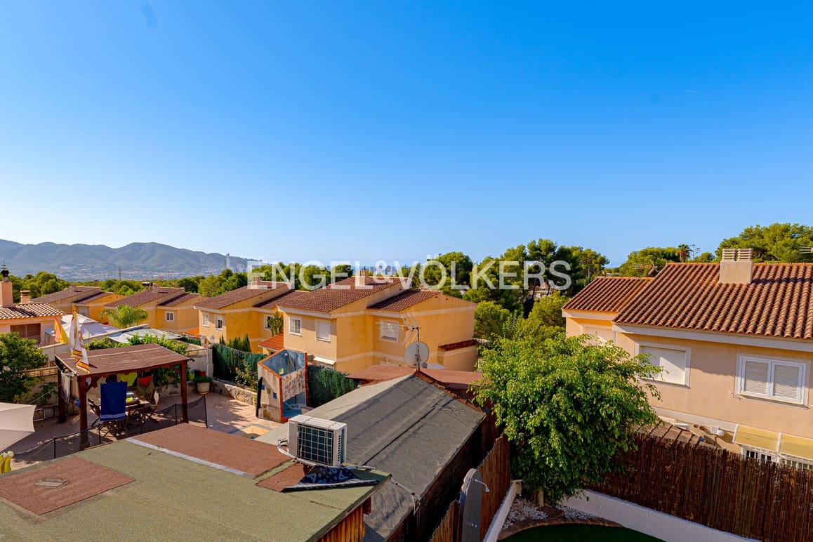 3 soverom Hus til salgs i La Nucia med svømmebasseng garasje - € 339 000 (Ref: 9368961)