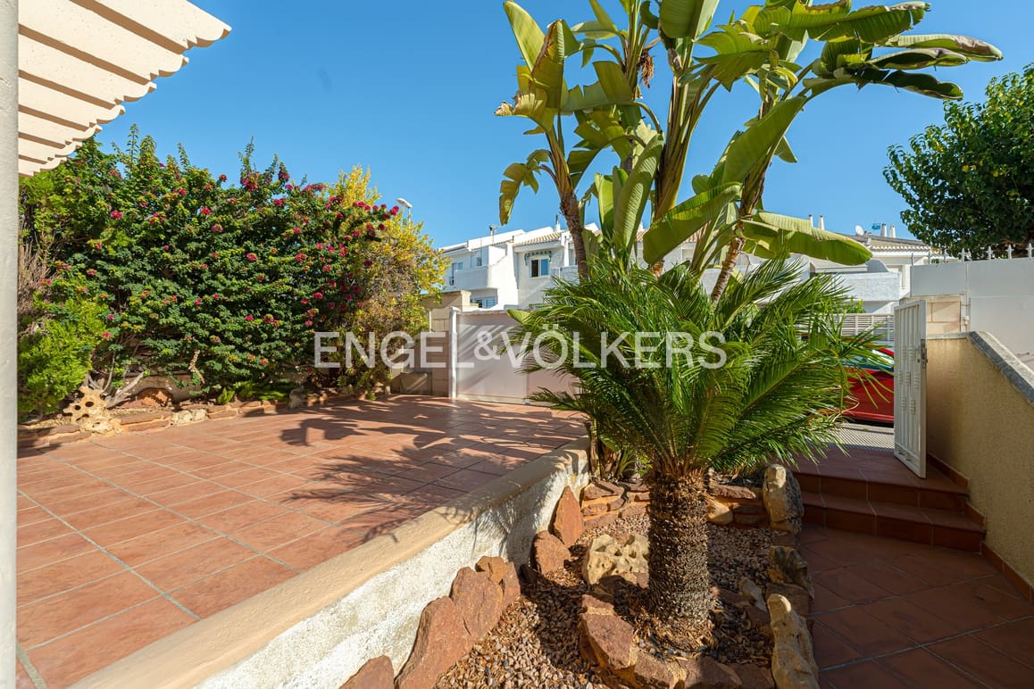 3 soverom Hus til salgs i La Nucia med svømmebasseng garasje - € 339 000 (Ref: 9368961)