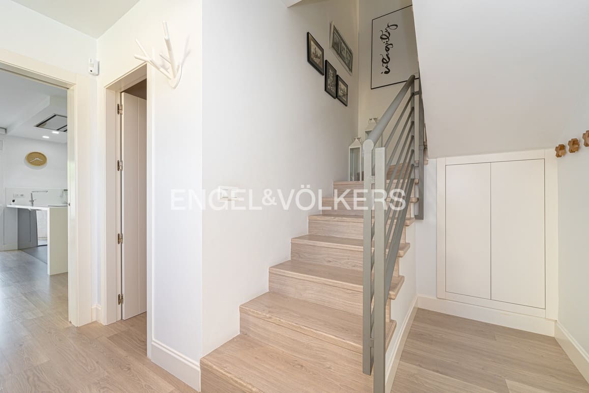 4 bedroom Villa for sale in Alfaz del Pi / L'Alfas del Pi with pool garage - € 598,000 (Ref: 9399984)