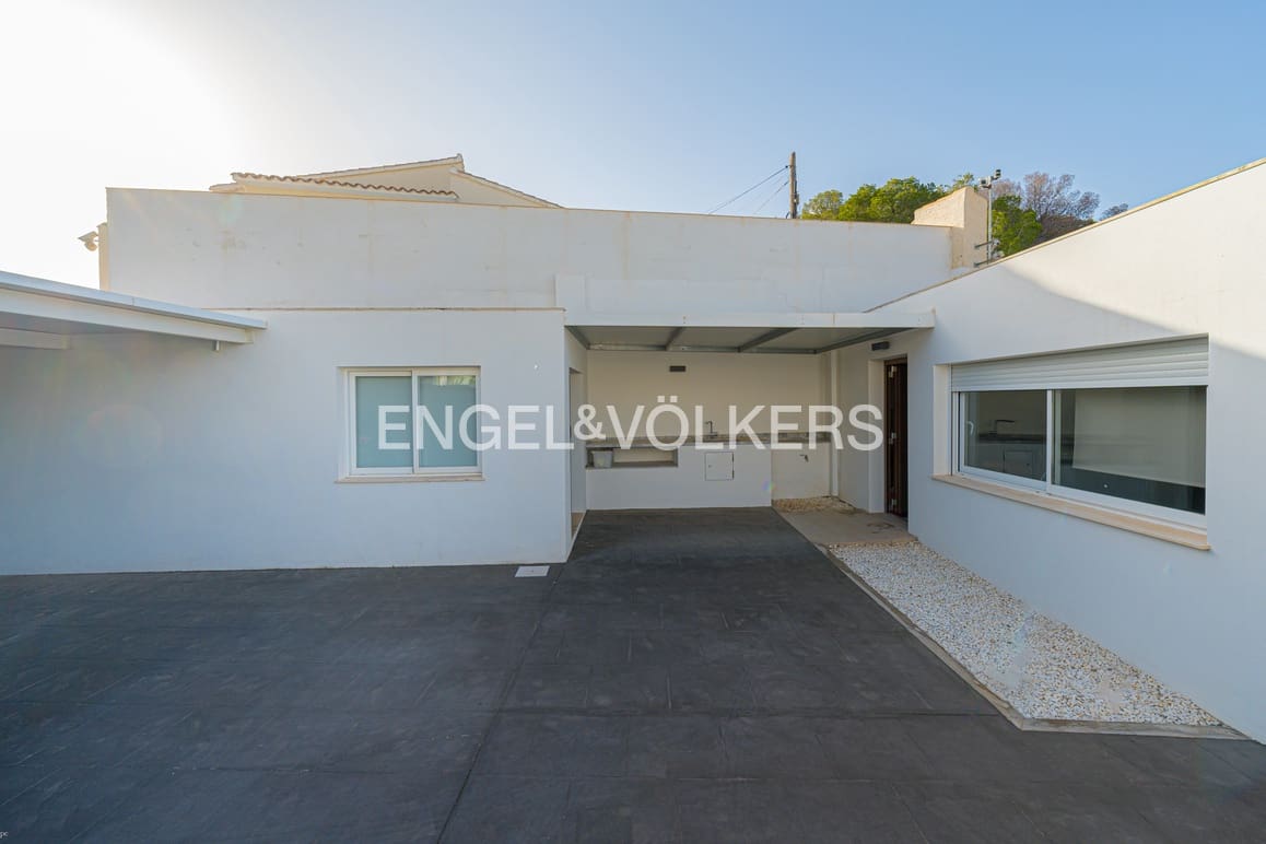 4 bedroom Villa for sale in Alfaz del Pi / L'Alfas del Pi with pool garage - € 598,000 (Ref: 9399984)