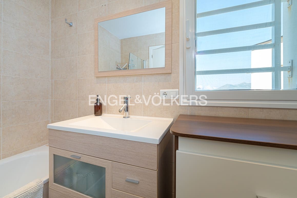 4 bedroom Villa for sale in Alfaz del Pi / L'Alfas del Pi with pool garage - € 598,000 (Ref: 9399984)