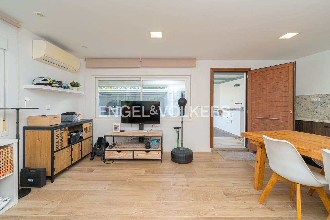 4 bedroom Villa for sale in Alfaz del Pi / L'Alfas del Pi with pool garage - € 598,000 (Ref: 9399984)