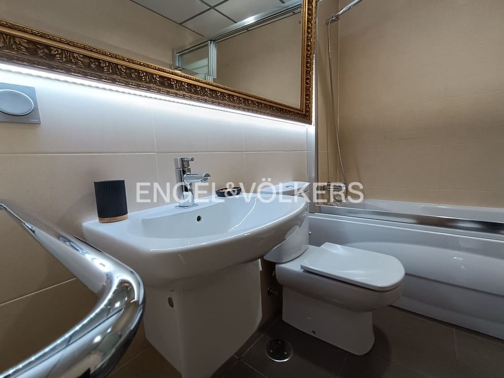 2 soveværelse Lejlighed til leje i Benidorm med swimmingpool garage - € 1.300 (Ref: 9401786)