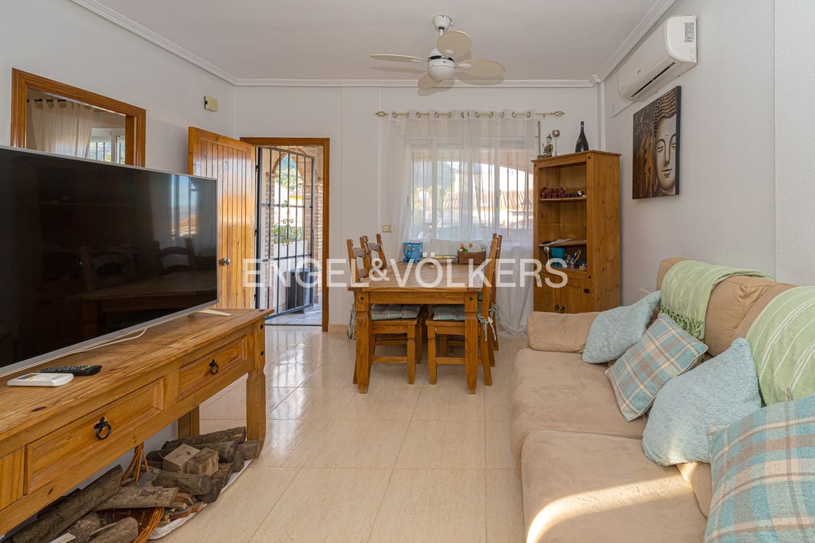 3 soveværelse Rækkehus til salg i Polop med swimmingpool garage - € 280.000 (Ref: 9401787)