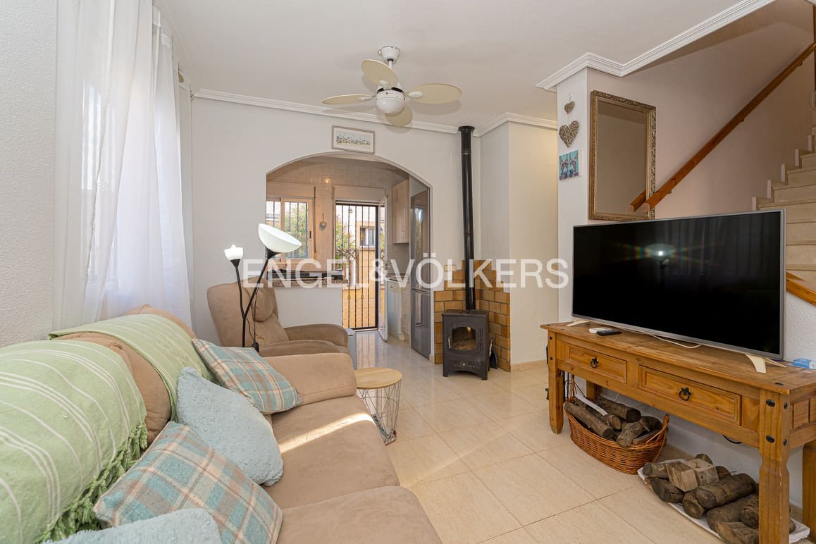 3 soveværelse Rækkehus til salg i Polop med swimmingpool garage - € 280.000 (Ref: 9401787)