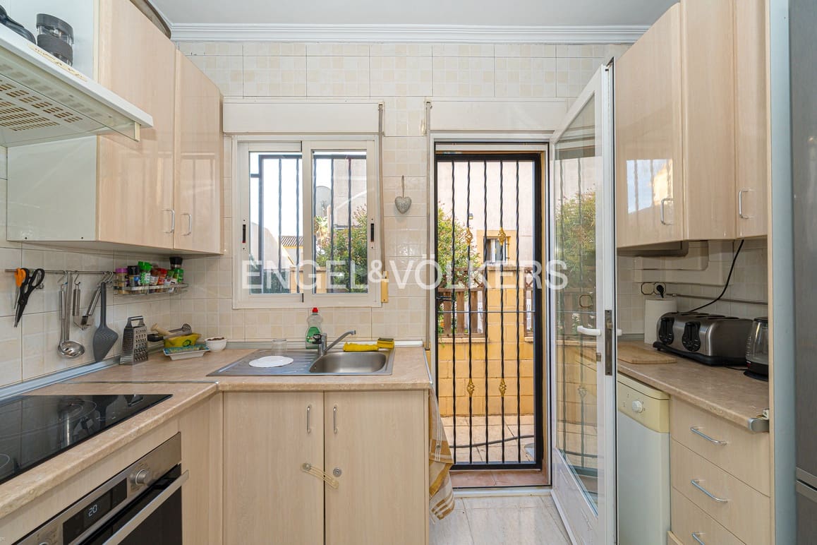 3 soveværelse Rækkehus til salg i Polop med swimmingpool garage - € 280.000 (Ref: 9401787)