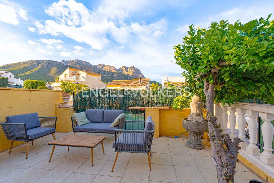 3 soveværelse Rækkehus til salg i Polop med swimmingpool garage - € 280.000 (Ref: 9401787)