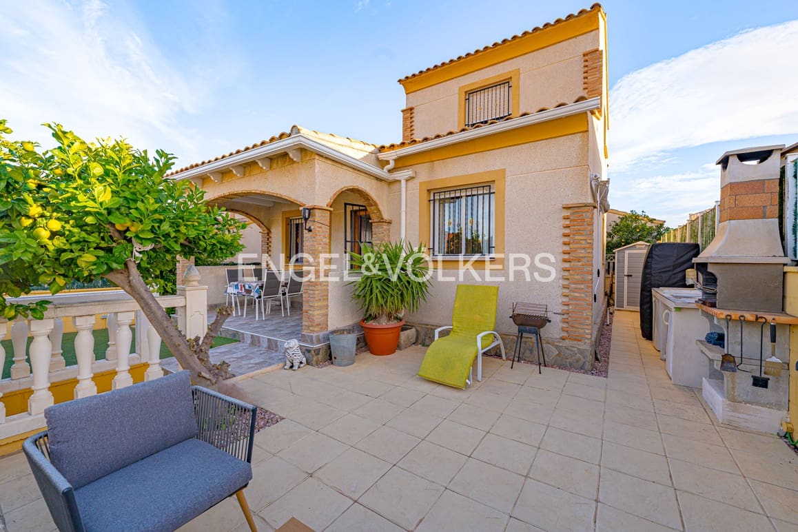 3 soveværelse Rækkehus til salg i Polop med swimmingpool garage - € 280.000 (Ref: 9401787)