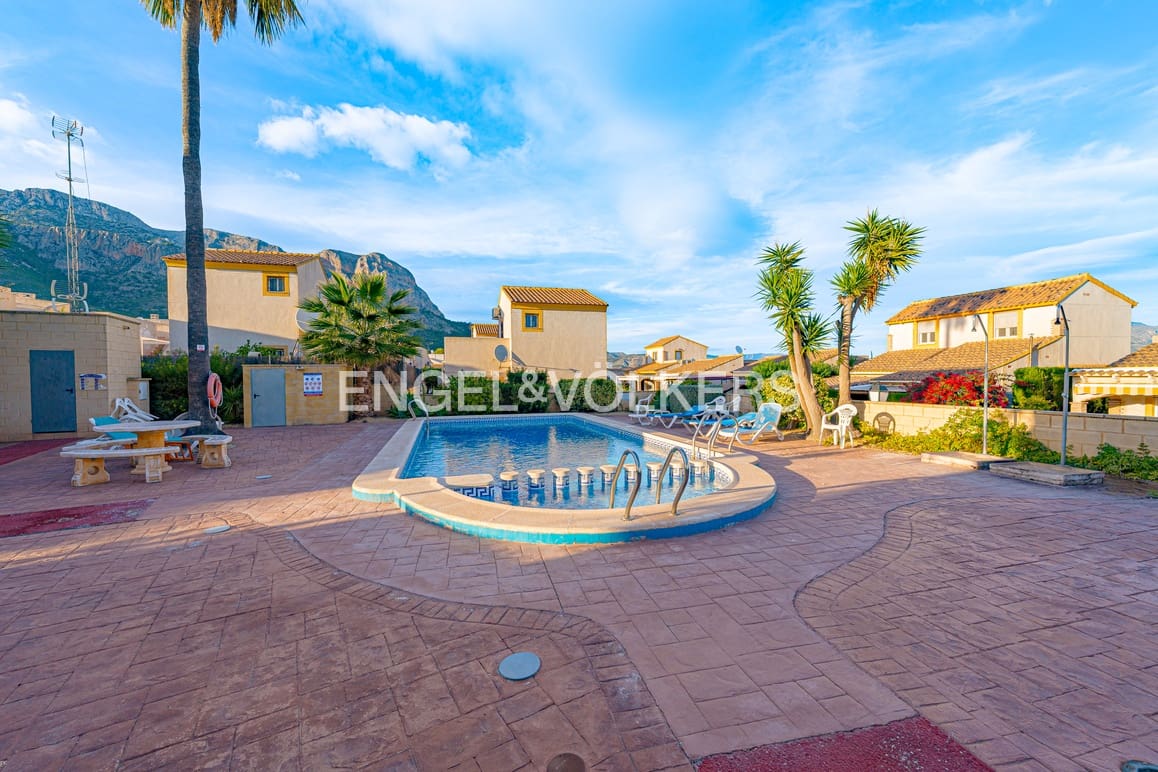 3 soveværelse Rækkehus til salg i Polop med swimmingpool garage - € 280.000 (Ref: 9401787)