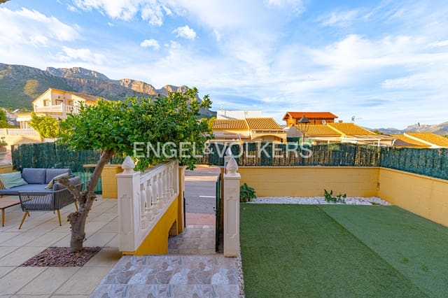 3 makuuhuone Rivitalo myytävänä paikassa Polop mukana uima-altaan 
autotalli - 280 000 € (Ref: 9401787)