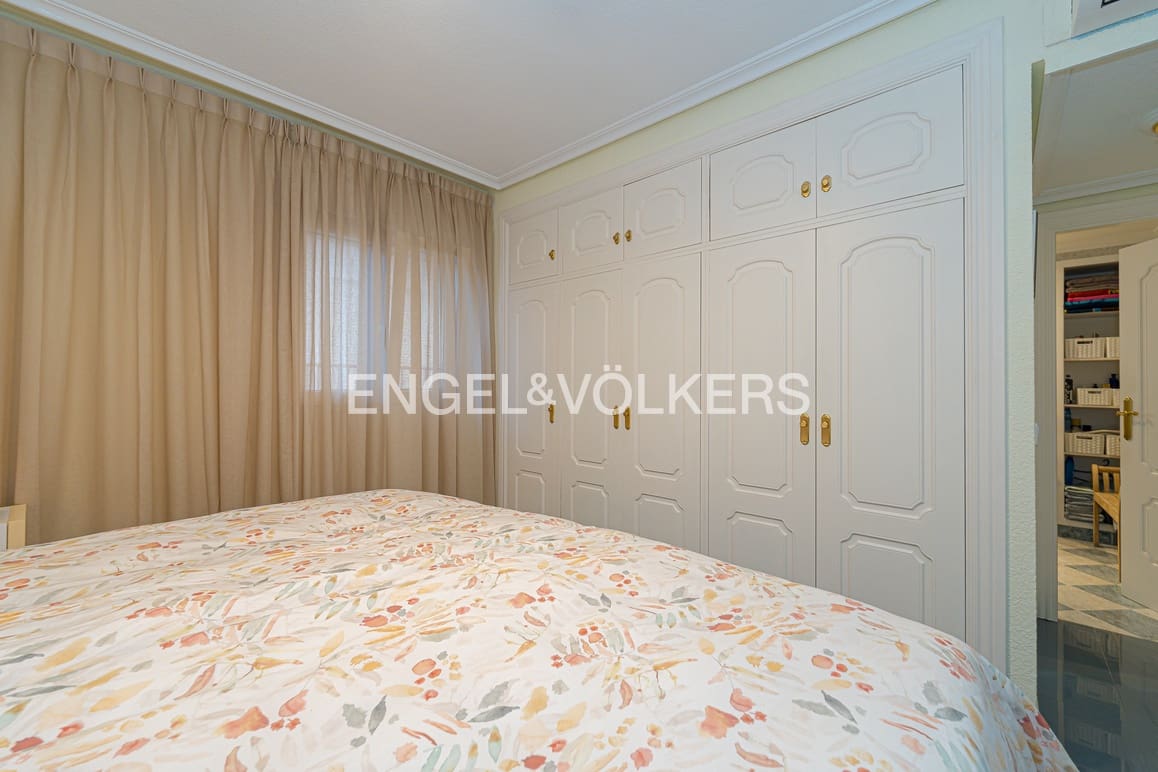 2 bedroom Apartment for sale in Benidorm - € 650,000 (Ref: 9403643)