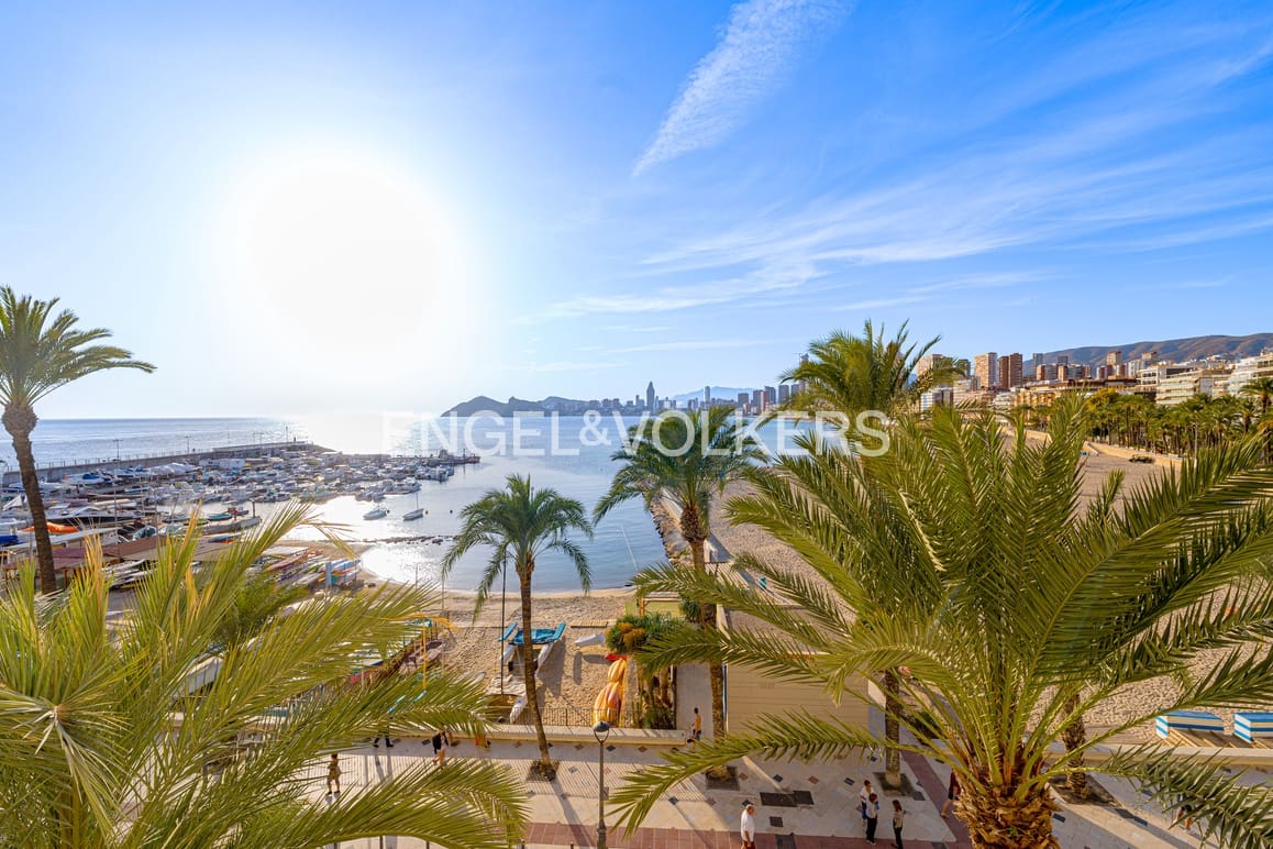 2 bedroom Apartment for sale in Benidorm - € 650,000 (Ref: 9403643)